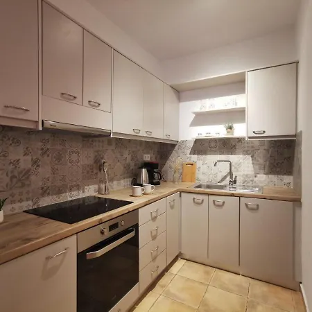 Helen's Minimal & Apartment