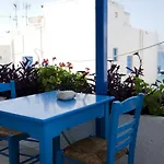 Helen's Minimal &