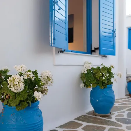 Helen's Minimal & Apartment Aliki (Paros)