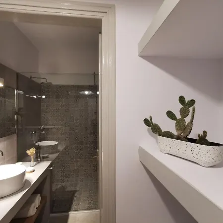 Apartment Helen's Minimal &