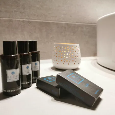 Helen's Minimal & Aliki (Paros)