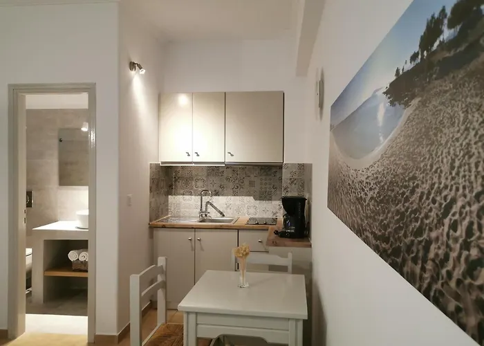 Helen's Minimal & Apartment Aliki (Paros)